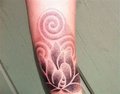 Qu'est-ce qu'un tatouage de pointillisme ?