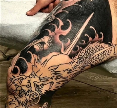Grands travaux de tatouage