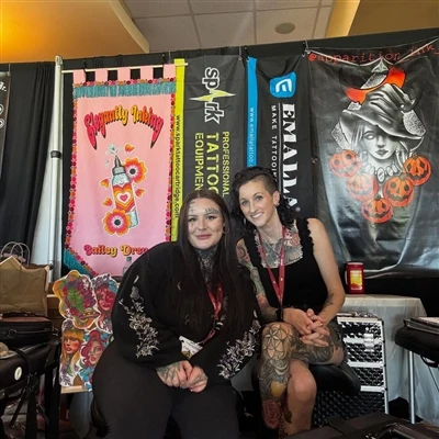 SPARK-Un artiste certifié obtient les plus grands honneurs à la CPA Tattoo Ex...