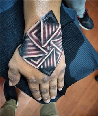 Tatouage fait par l'artiste Julio Cesar M de Colombie avec #sparkcartridges